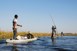 Mit dem Mokoro durch das Okavangodelta