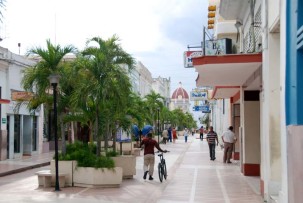 Boulevard in Cienfuegos