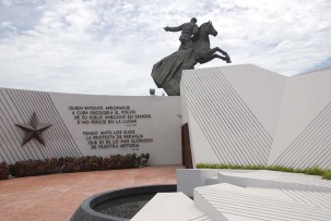 santiago-de-cuba-plaza-04